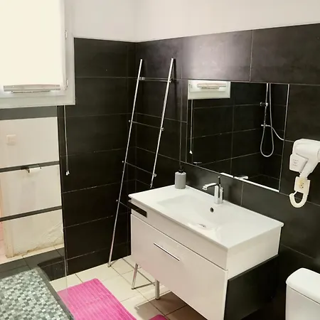 度假居 Mas La Farelle Gite, Fitness & Salle De Jeux Gratuite & En Supplement 尼姆