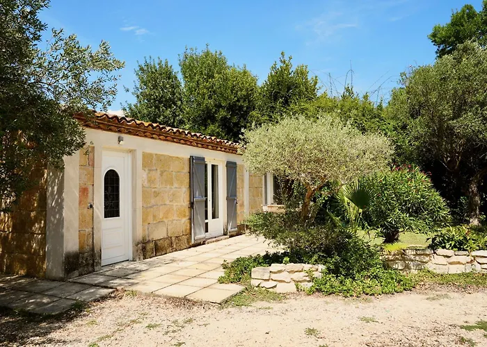 Mas La Farelle Gite, Fitness & Salle De Jeux Gratuite & En Supplement Ним