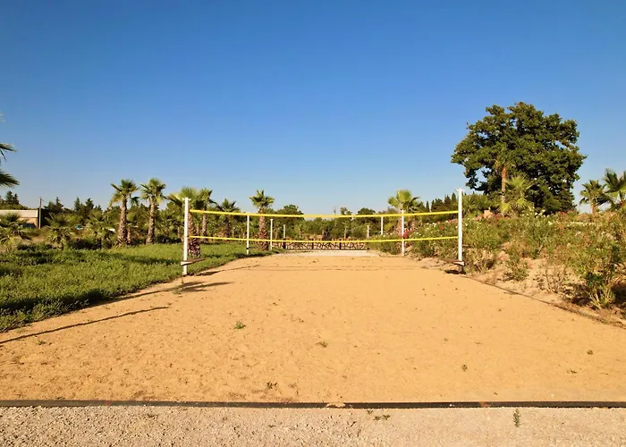 Mas La Farelle Gite, Fitness & Salle De Jeux Gratuite & En Supplement Дом отдыха Ним