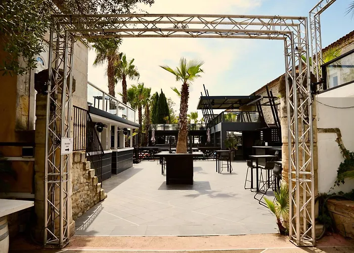 Mas La Farelle Gite, Fitness & Salle De Jeux Gratuite & En Supplement Дом отдыха Ним