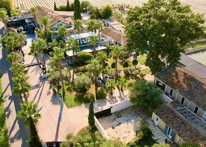 Дом отдыха Mas La Farelle Gite, Fitness & Salle De Jeux Gratuite & En Supplement Ним